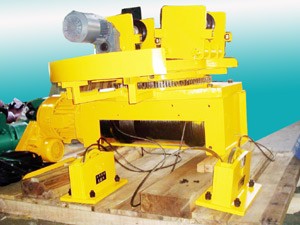 三级绝缘，360度旋转，起重量40t-5t。
